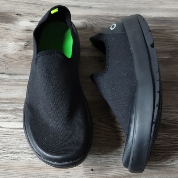 Oofos Oomg EEzee Low Casual Walking Comfort Shoes Black on Black Women's Size 9 - Picture 1 of 5